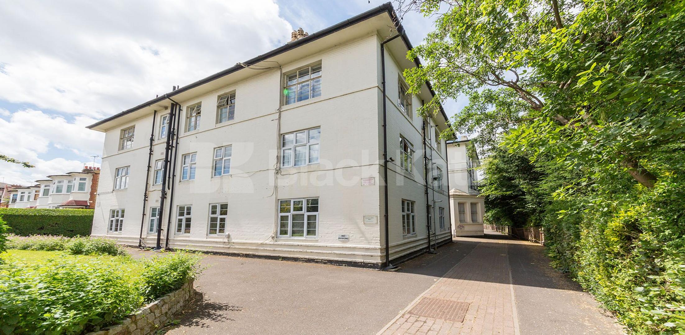 			New Instruction!, Studio Apartment, 1 bath, 1 reception Flat			 Chestnut Court, Middle Lane, Crouch End / Hornsey